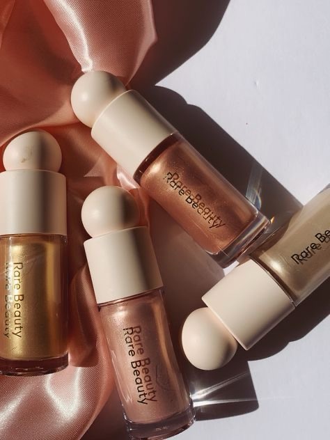 RARE BEAUTY HIGHLIGHTER