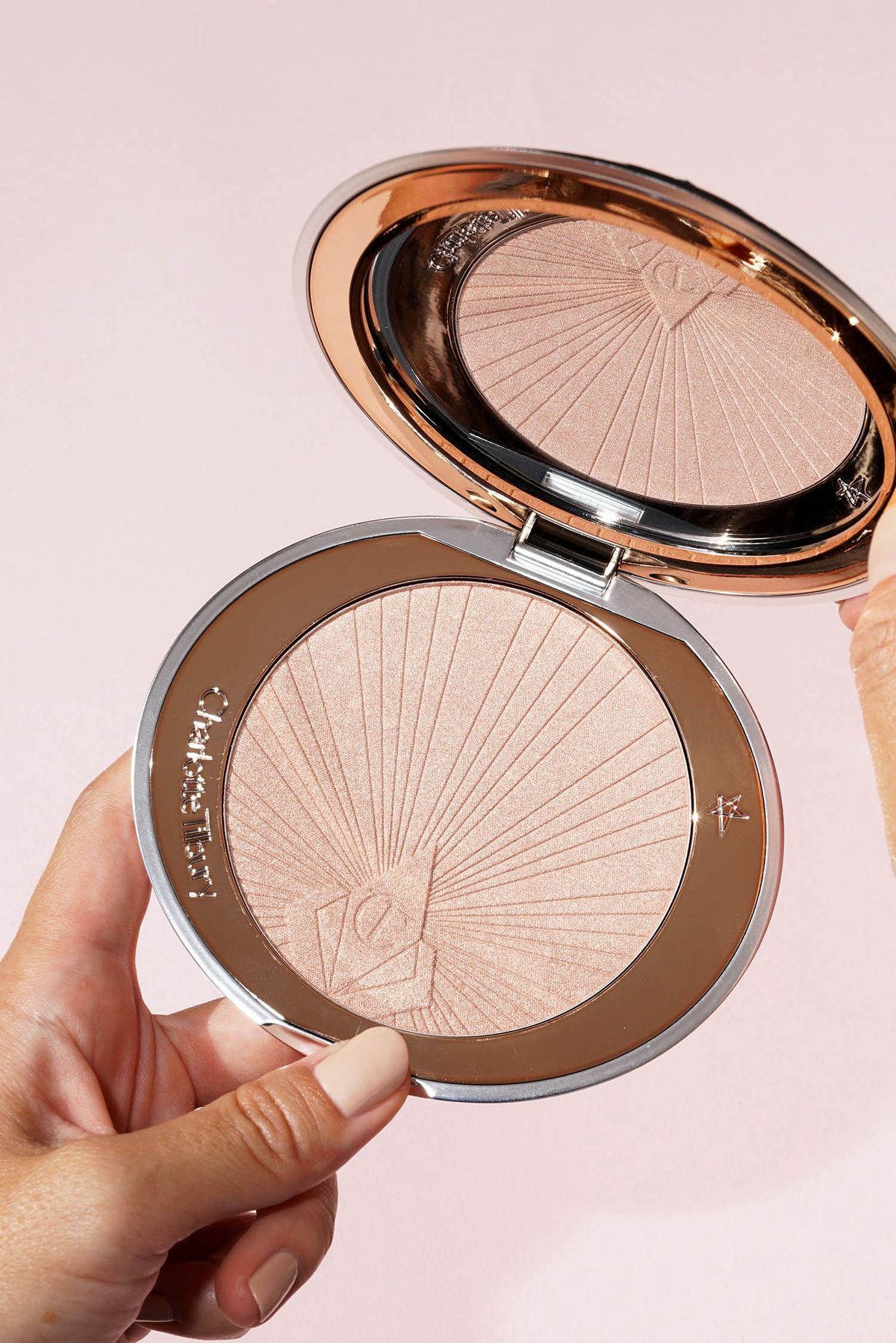 Charlotte Tilbury - Hollywood Superstar Glow Highlighter✨